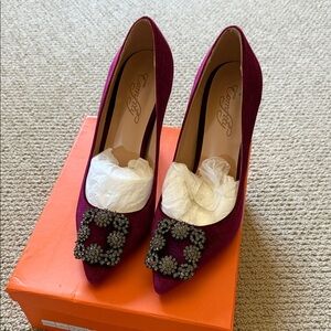 Classy inspired velvet heels